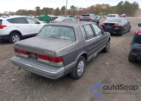 1991 Plymouth Acclaim Le z USA, uszkodzony, nr VIN 1P3XA5632MF692288
